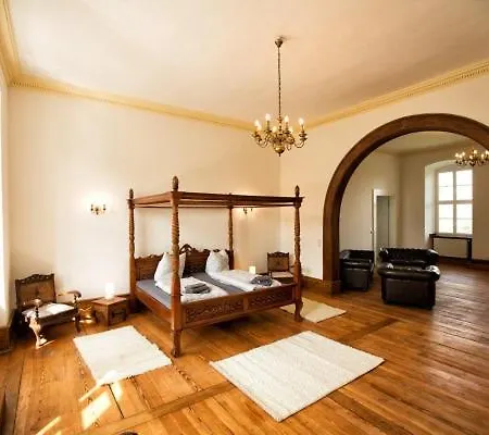 Veltheimsburg 3*