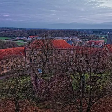 Veltheimsburg Pensión 3*