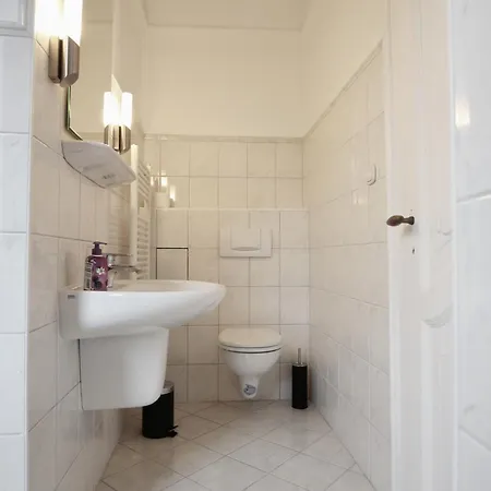 Πανσιόν Veltheimsburg 3*