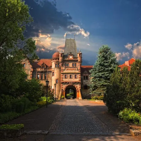 Πανσιόν Veltheimsburg 3*