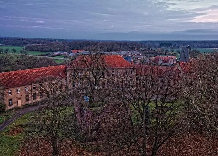 Veltheimsburg Гостевой дом 3*