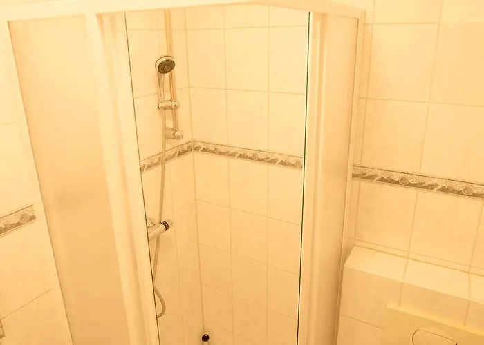 Veltheimsburg Гостевой дом 3*